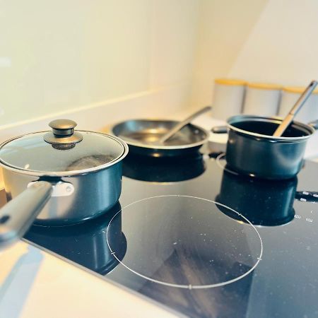 Stylish Studio Apartment Near To Old Trafford Stadium Manchester Eksteriør billede