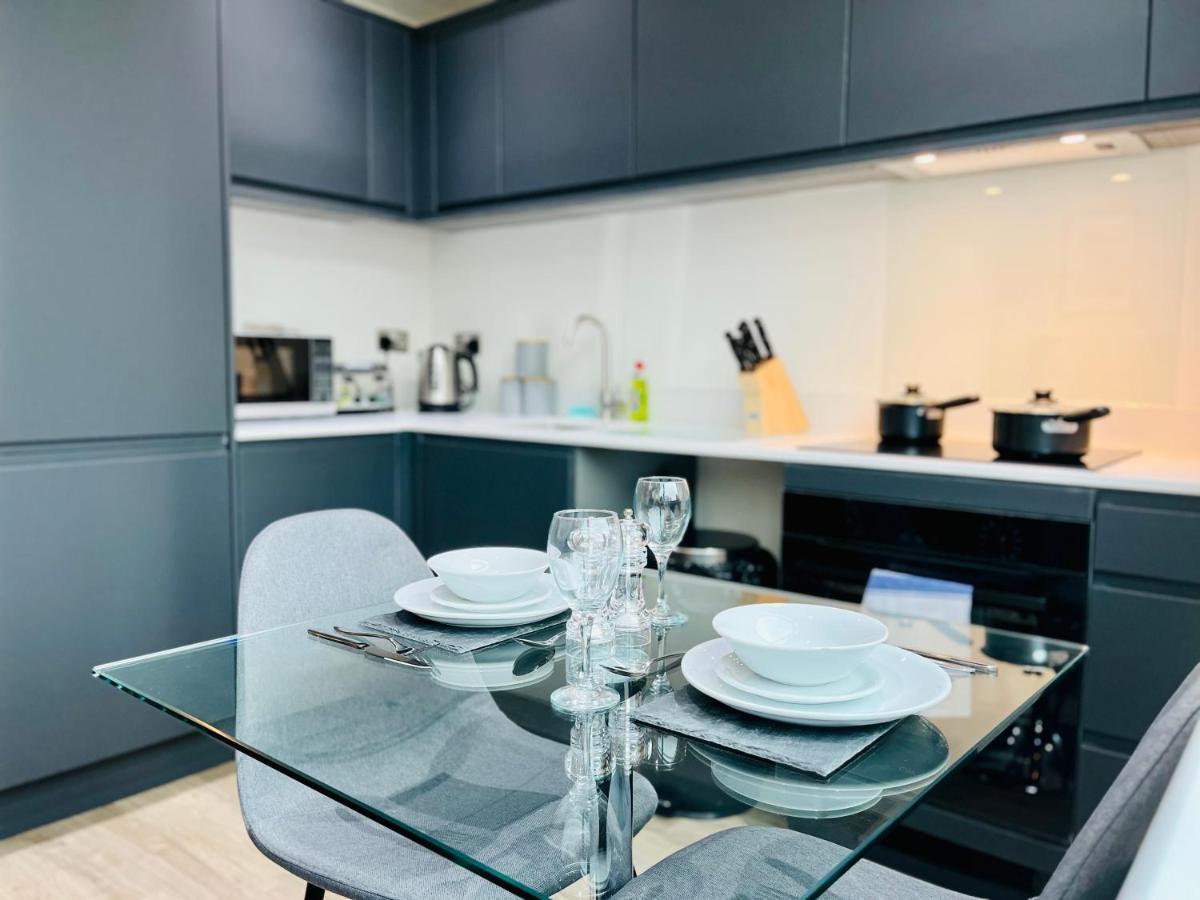 Stylish Studio Apartment Near To Old Trafford Stadium Manchester Eksteriør billede