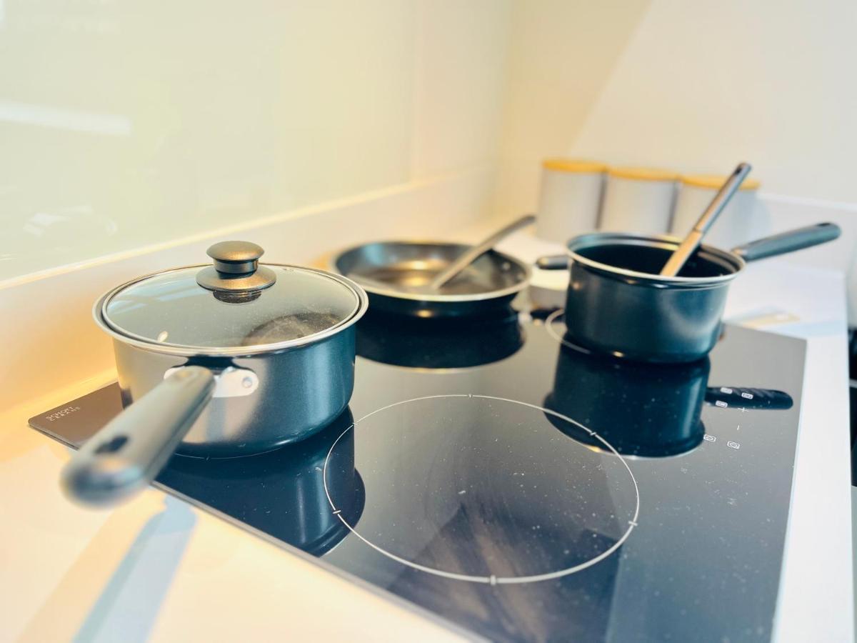 Stylish Studio Apartment Near To Old Trafford Stadium Manchester Eksteriør billede