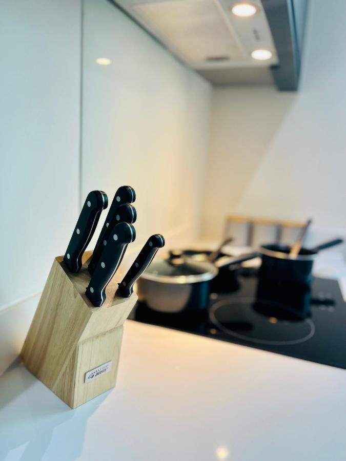 Stylish Studio Apartment Near To Old Trafford Stadium Manchester Eksteriør billede