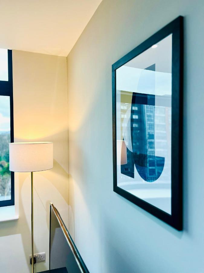 Stylish Studio Apartment Near To Old Trafford Stadium Manchester Eksteriør billede